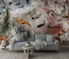 Selbstklebende Tapete „Goldfische &amp; Blumen“: Dunkle florale Wandkunst